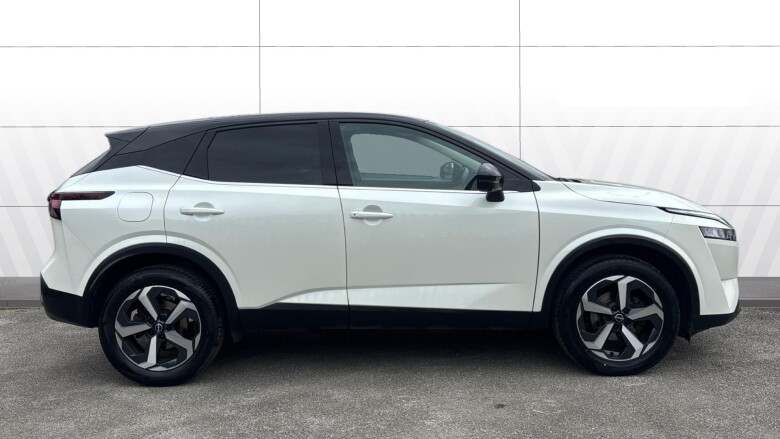 Nissan Qashqai 1.3 DiG-T MH N-Connecta 5dr Petrol Hatchback